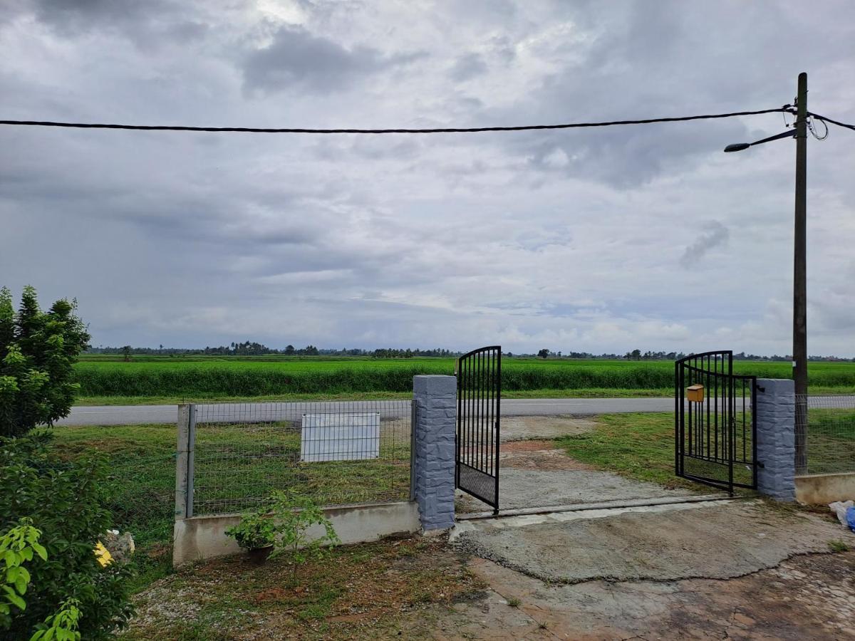 Room/Homestay Nazadja Sungai Besar Zewnętrze zdjęcie